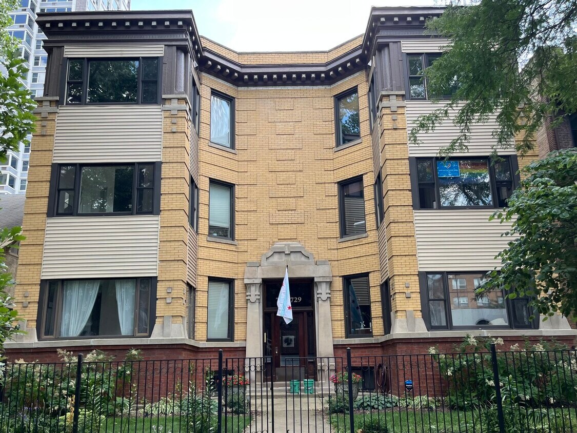 Foto principal - 729 W Junior Terrace