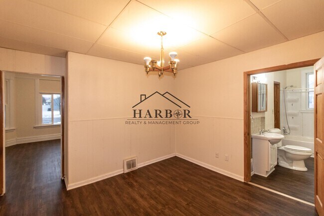 Foto del edificio - 867 8th Ave SE