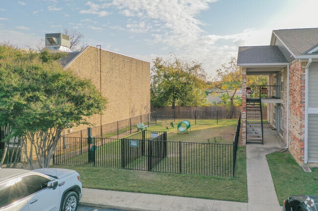 Pet Park - The Venue Apartments