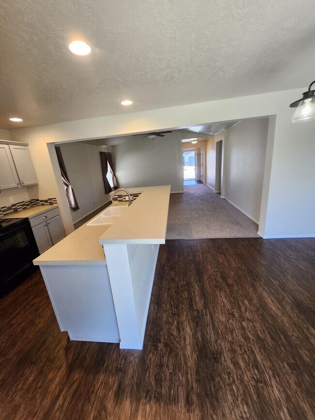 Foto del edificio - 843 Bighorn Dr