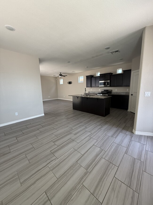 Building Photo - 14655 Pebble Hills Blvd