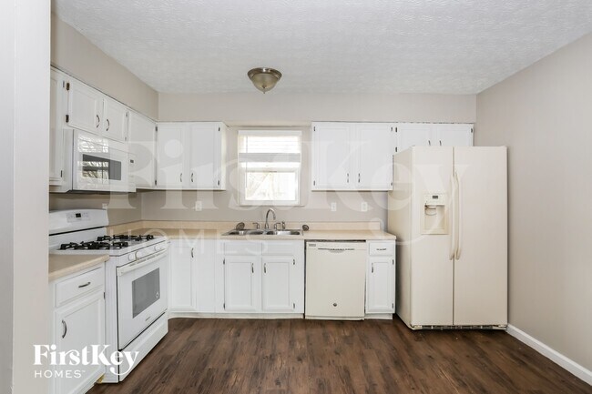 Foto del edificio - 560 Corral Gate Ct