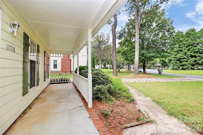 Foto del edificio - 11718 Fernhurst Ln