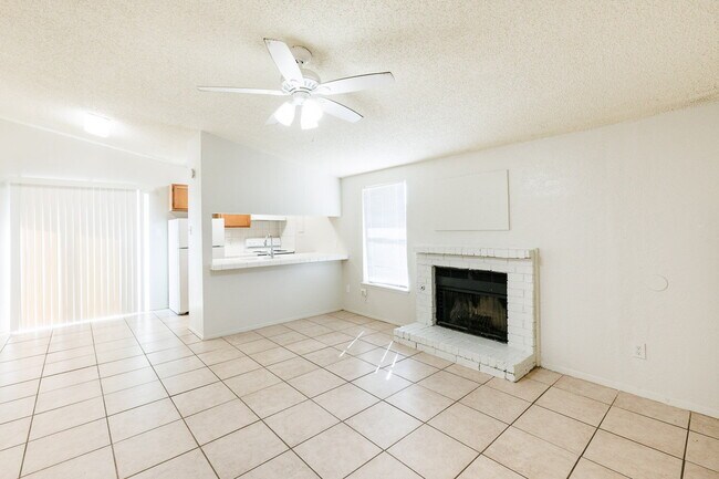 Foto del edificio - Whisperwood Duplex