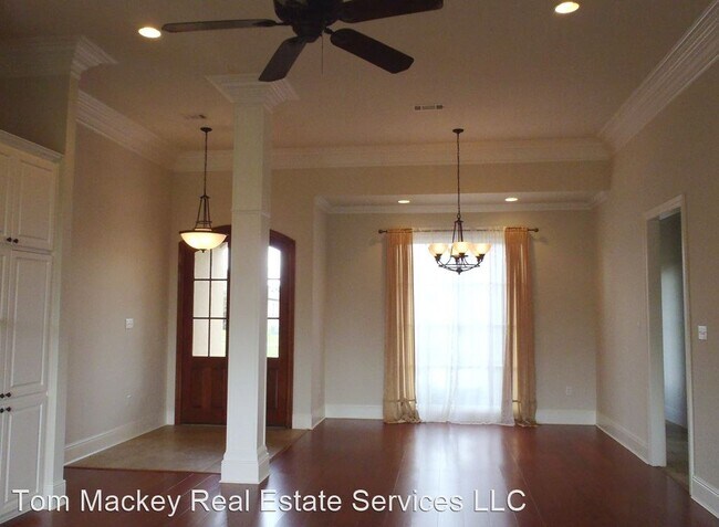 Building Photo - 4 br, 3 bath House - 43118 Beacon St.