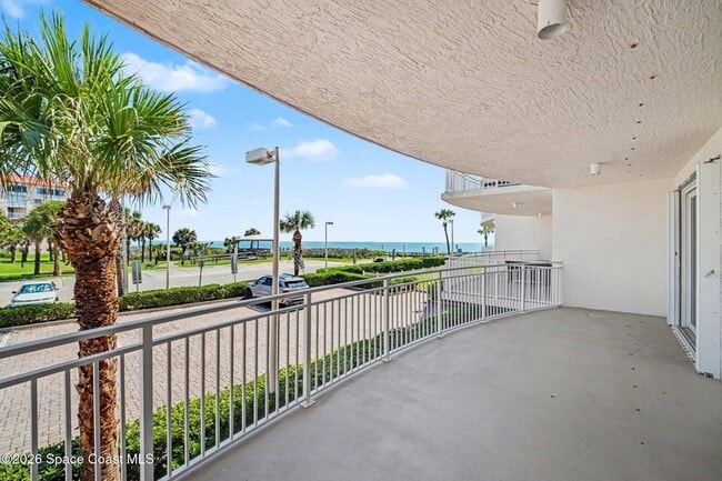 Building Photo - 601 N Miramar Ave