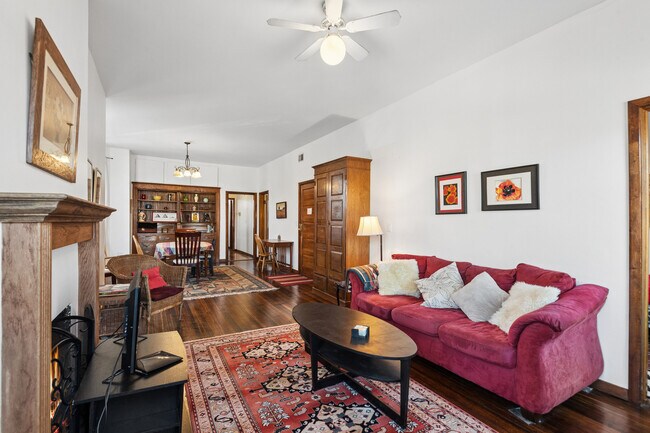 Foto del edificio - 4057 N Damen Ave