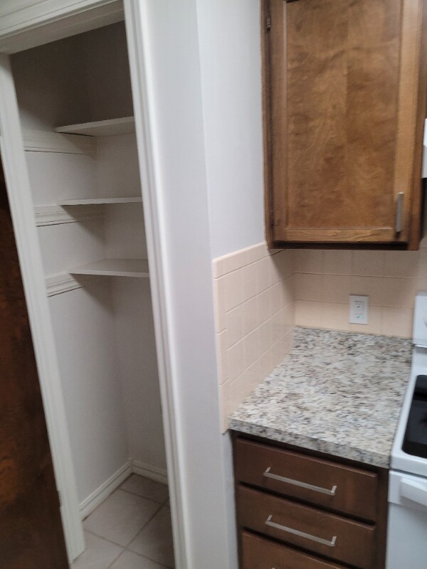 Foto del edificio - 2613 W Oak St