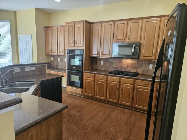 Building Photo - 849 Platinum Dr