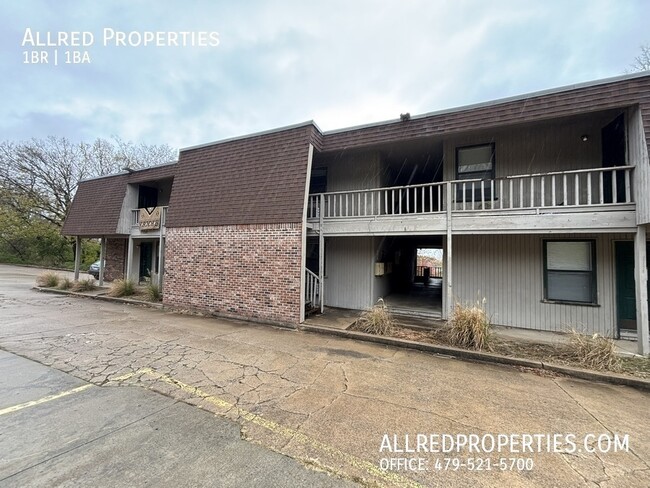Building Photo - 1390 W Wedington Dr