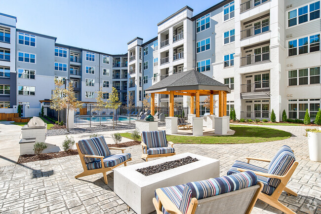 Fire Pit and Outdoor TV Pavilion - EVOQ TOWN FLATS AT JOHNS CREEK