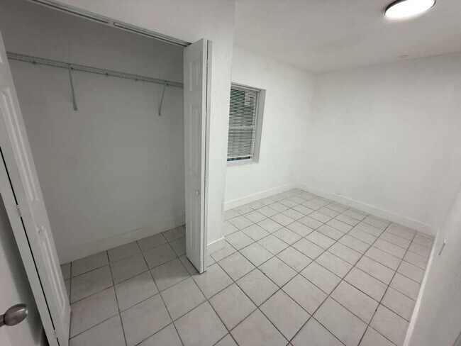 Foto del edificio - 3/2 Tampa Available NOW !!