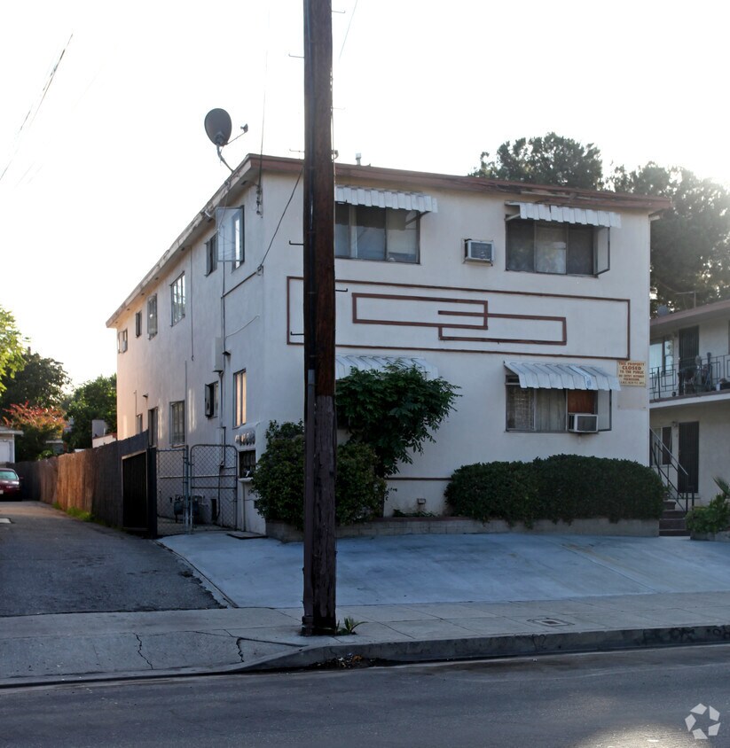 Foto del edificio - 327 N Avenue 57