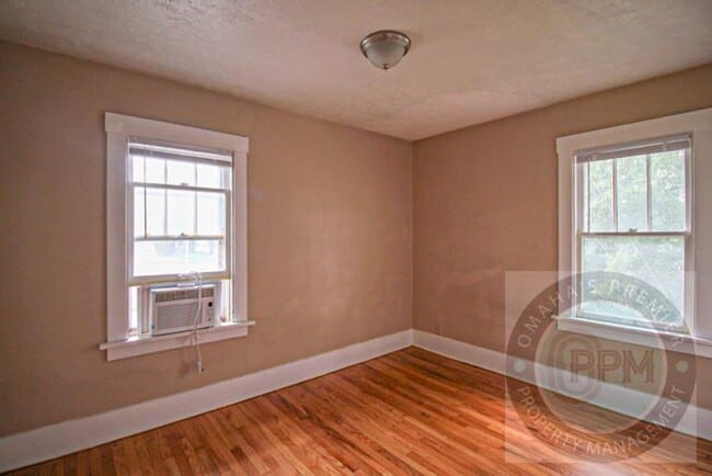 Building Photo - 2114 L St