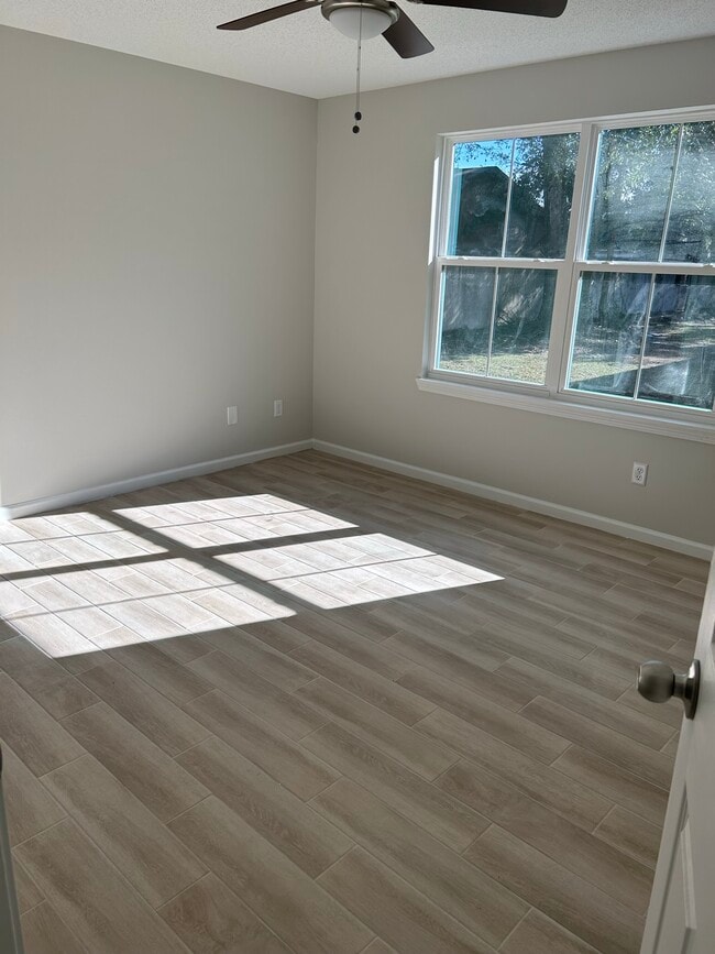 Building Photo - 465 Crabapple Ct