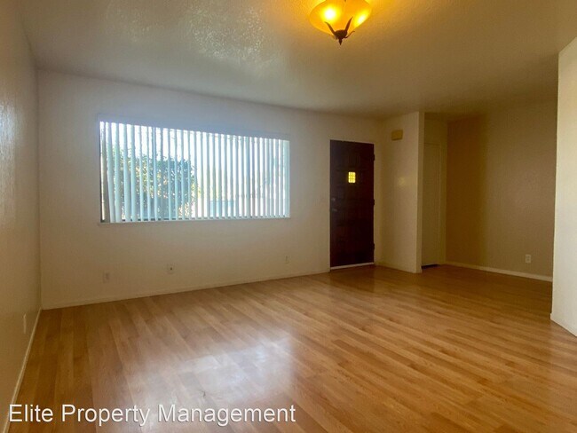 Foto del edificio - 2 br, 2.5 bath House - 205 E Upjohn Ave