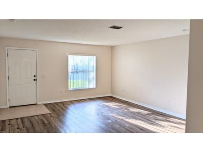 Foto del edificio - House in North Palm Coast, FL avalable now.