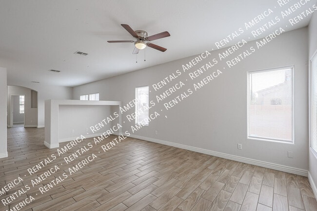 Building Photo - 8805 W Hilton Ave