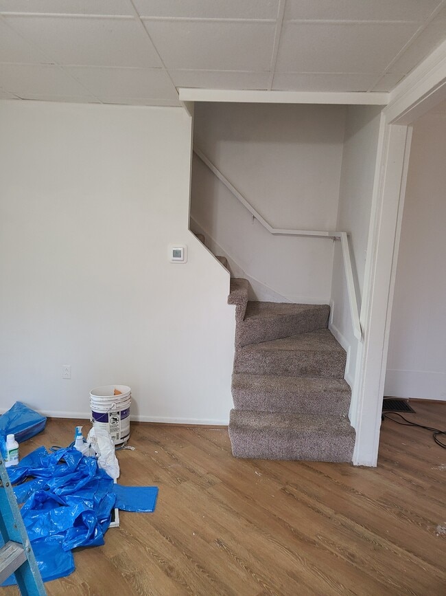 dining and second floor entry - 9 Chestnut Pl