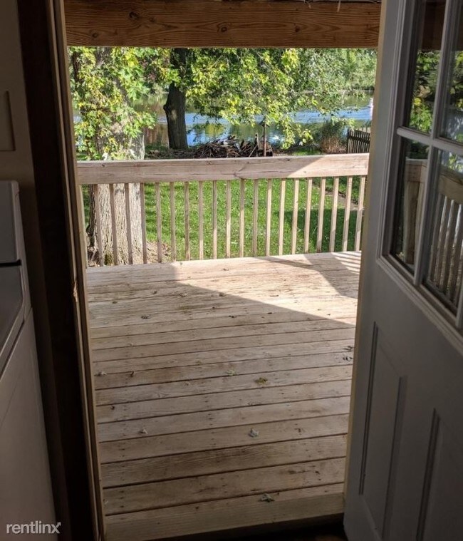 Building Photo - 2 br, 1 bath House - 453 1/2 N River St