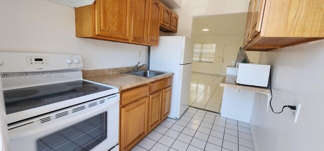 Building Photo - 3670 SW 10th St