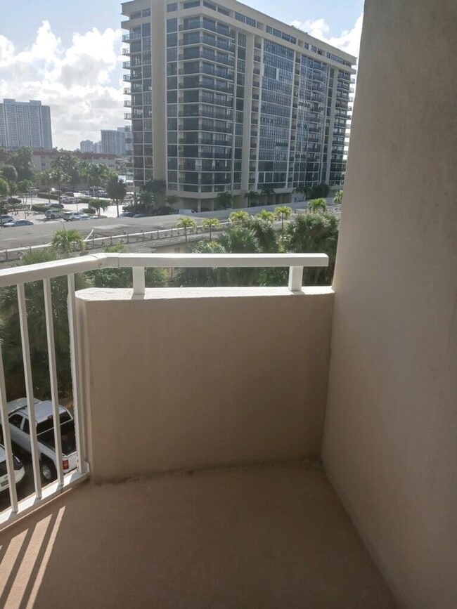 Building Photo - 1985 S Ocean Dr