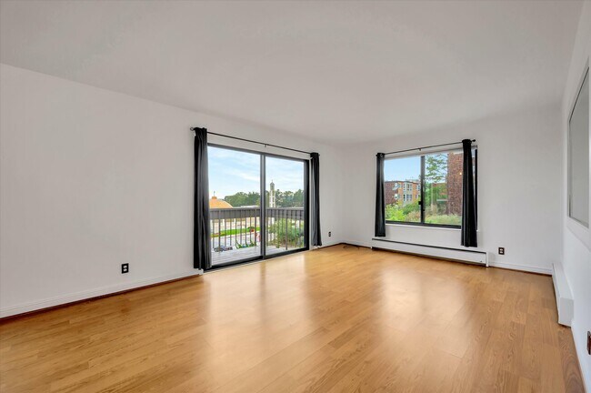 Foto del edificio - 5179 Diamond Heights Blvd