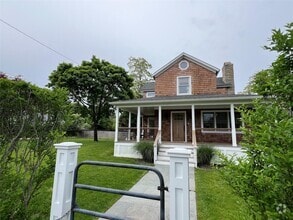 Building Photo - 7 Halsey Ave