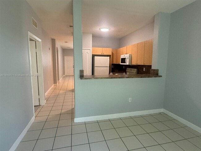 Building Photo - 1656 SE 29th Ct