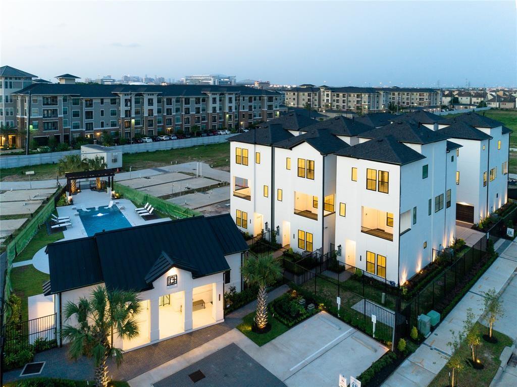 Foto principal - 2810 Grand Fountains Dr