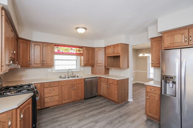 Building Photo - 3624 NE West Park Dr
