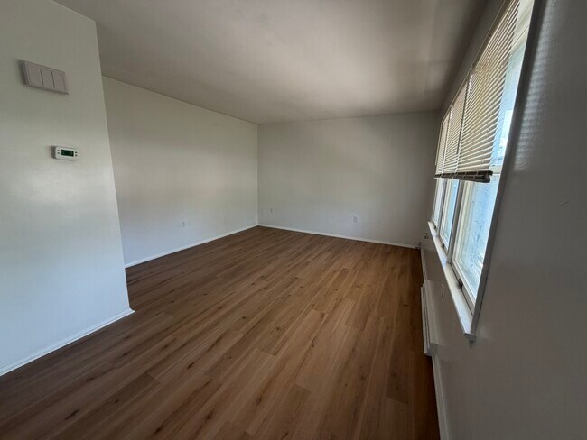 Foto del edificio - 327 Griffith Dr