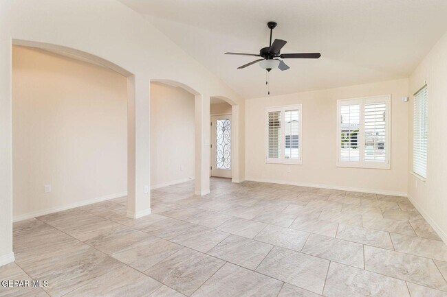 Foto del edificio - 13486 Doncaster St