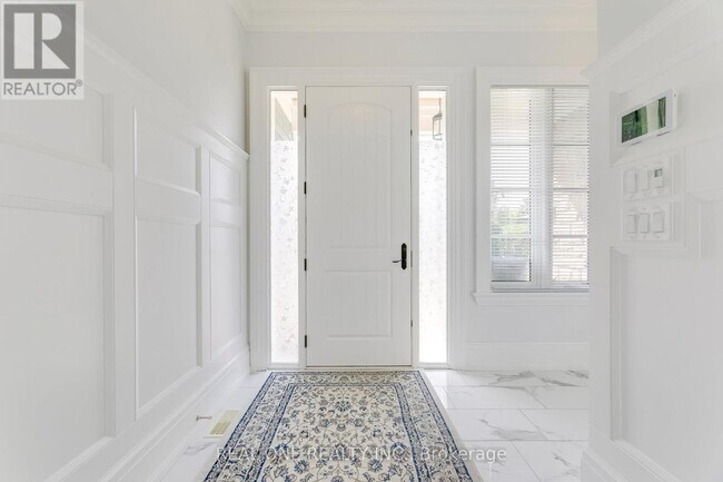 Building Photo - 605 Unsworth Ave