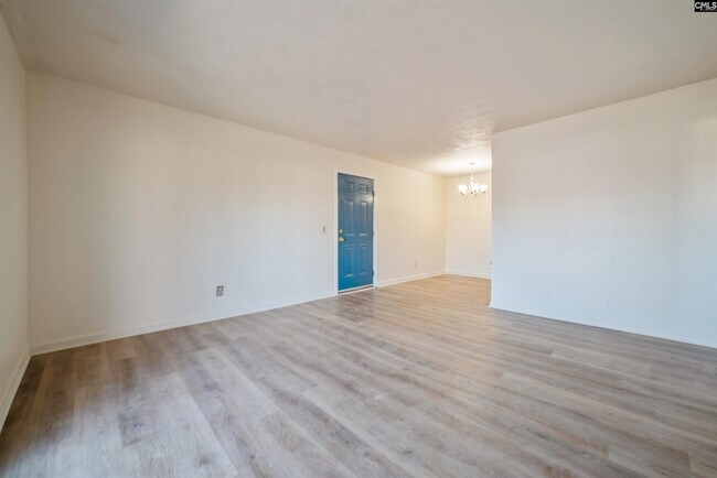 Building Photo - 1322 Old Manor Rd