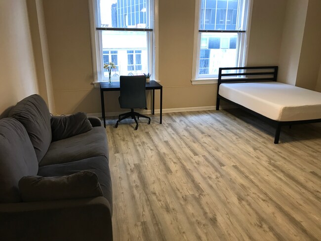 Muebles incluidos - 32 Peachtree St NW