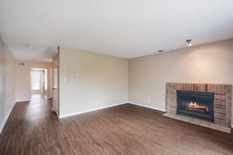 Building Photo - 13031 Pk Xing Dr