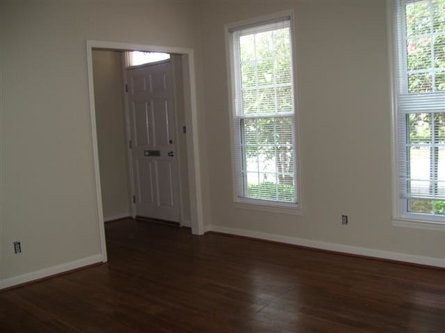 Foto del edificio - 416 E Hall St