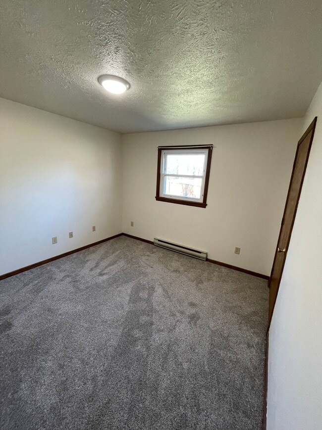 Building Photo - 327 Centreville Pike