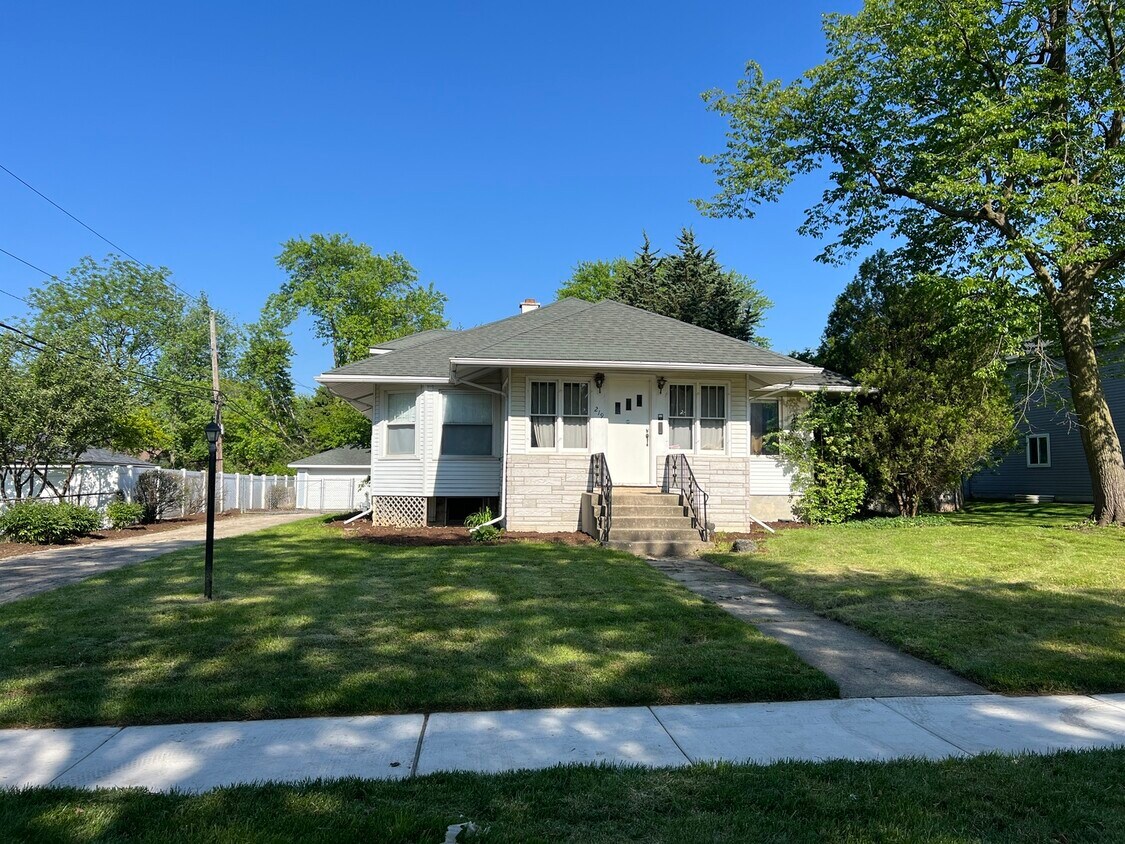 Primary Photo - 219 S Monterey Ave