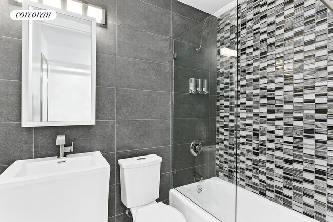 Foto del edificio - 393 W 49th St
