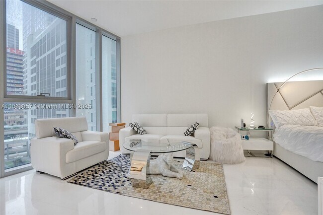 Foto del edificio - 300 Biscayne Blvd