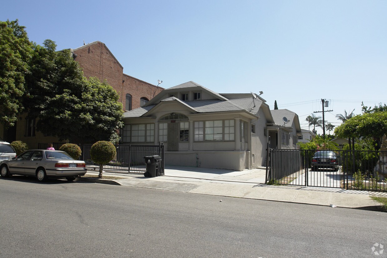 Primary Photo - 1406 Gordon St