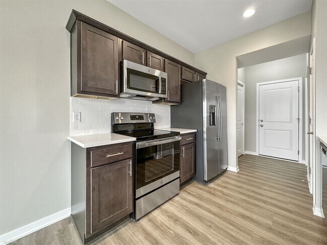 Foto del edificio - 3 br, 3 bath Townhome - Pine Valley Townhomes