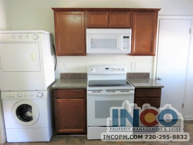 Photo - 1585 S Vallejo St House