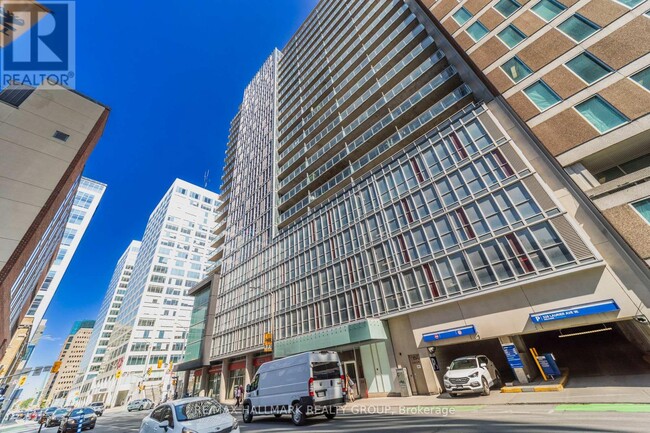 Photo du bâtiment - 324-1324 Laurier Ave W