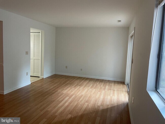 Foto del edificio - 1358 Hazel Nut Ct
