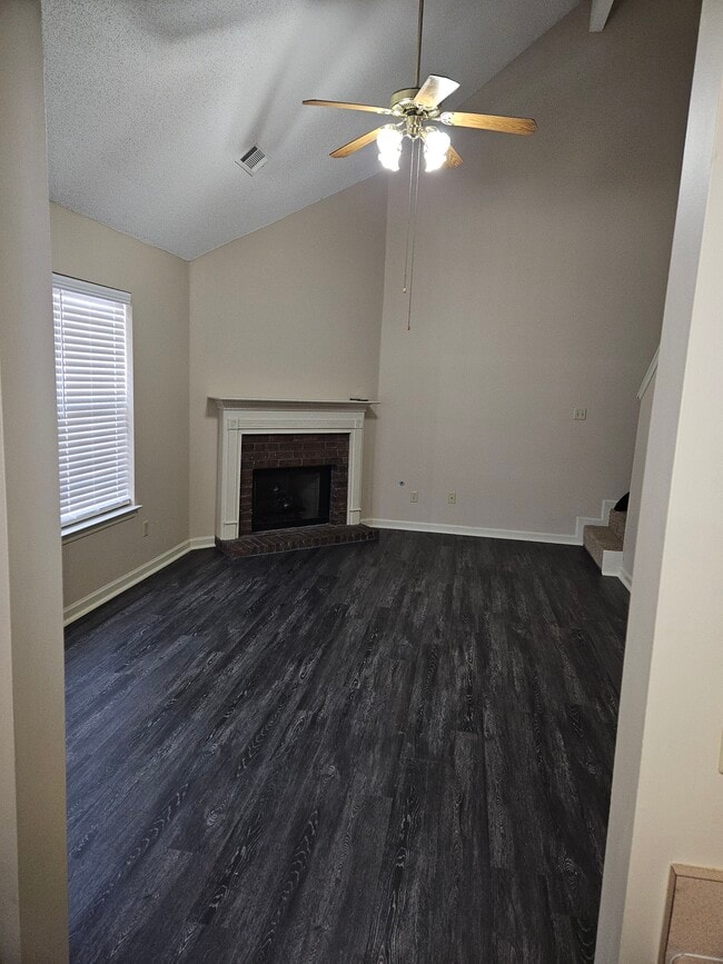 Building Photo - 1841 Dewars Cove N