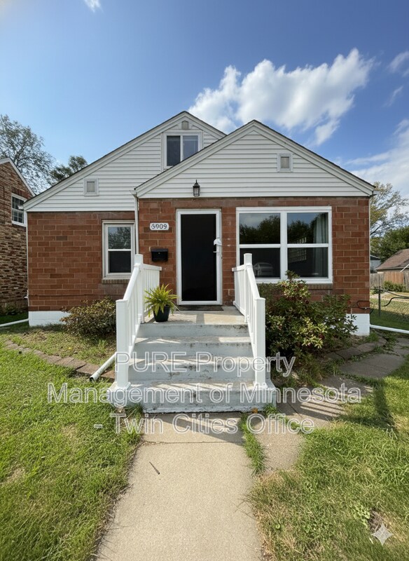 Building Photo - 3909 2nd St NE
