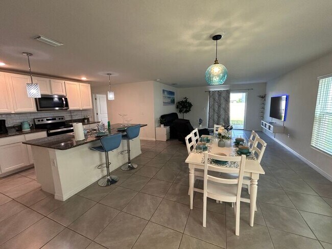 Building Photo - 12137 White Cypress Pl